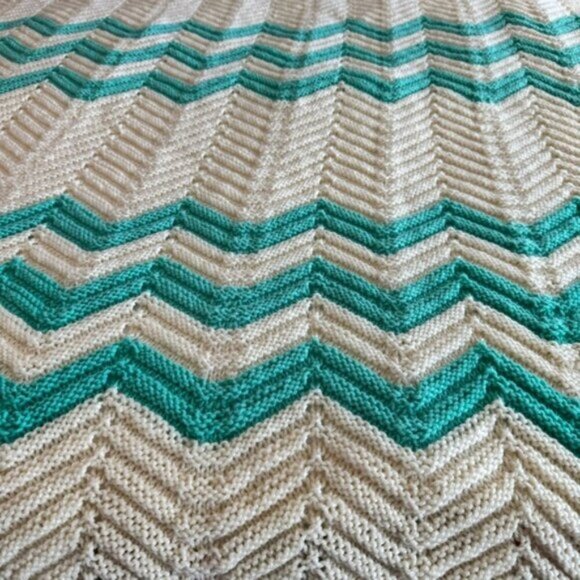 Handmade Crocheted Knit Double Chevron Print Green and Cream Blanket Cottagecore - Picture 7 of 9